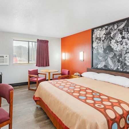 Super 8 By Wyndham Waynesburg Hotel Bagian luar foto