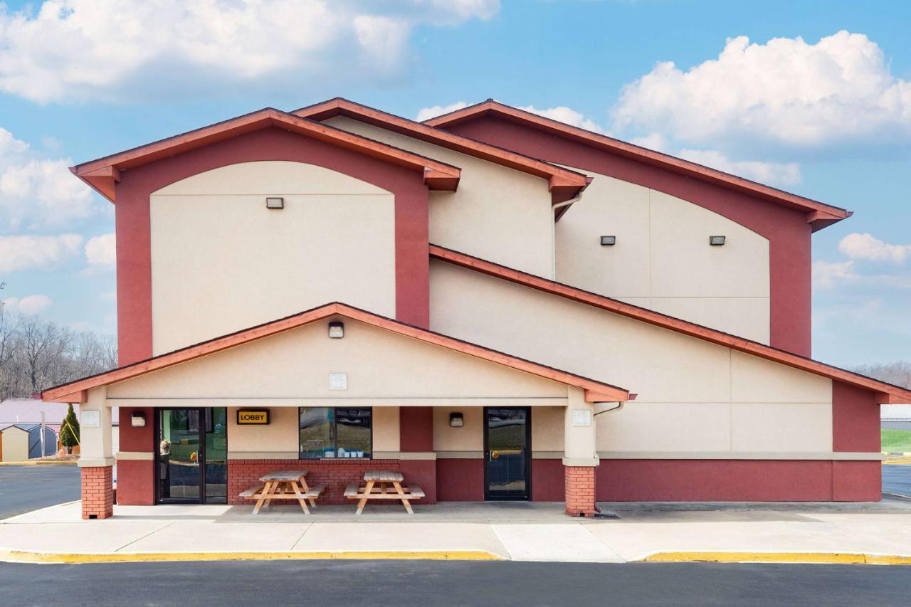 Super 8 By Wyndham Waynesburg Hotel Bagian luar foto