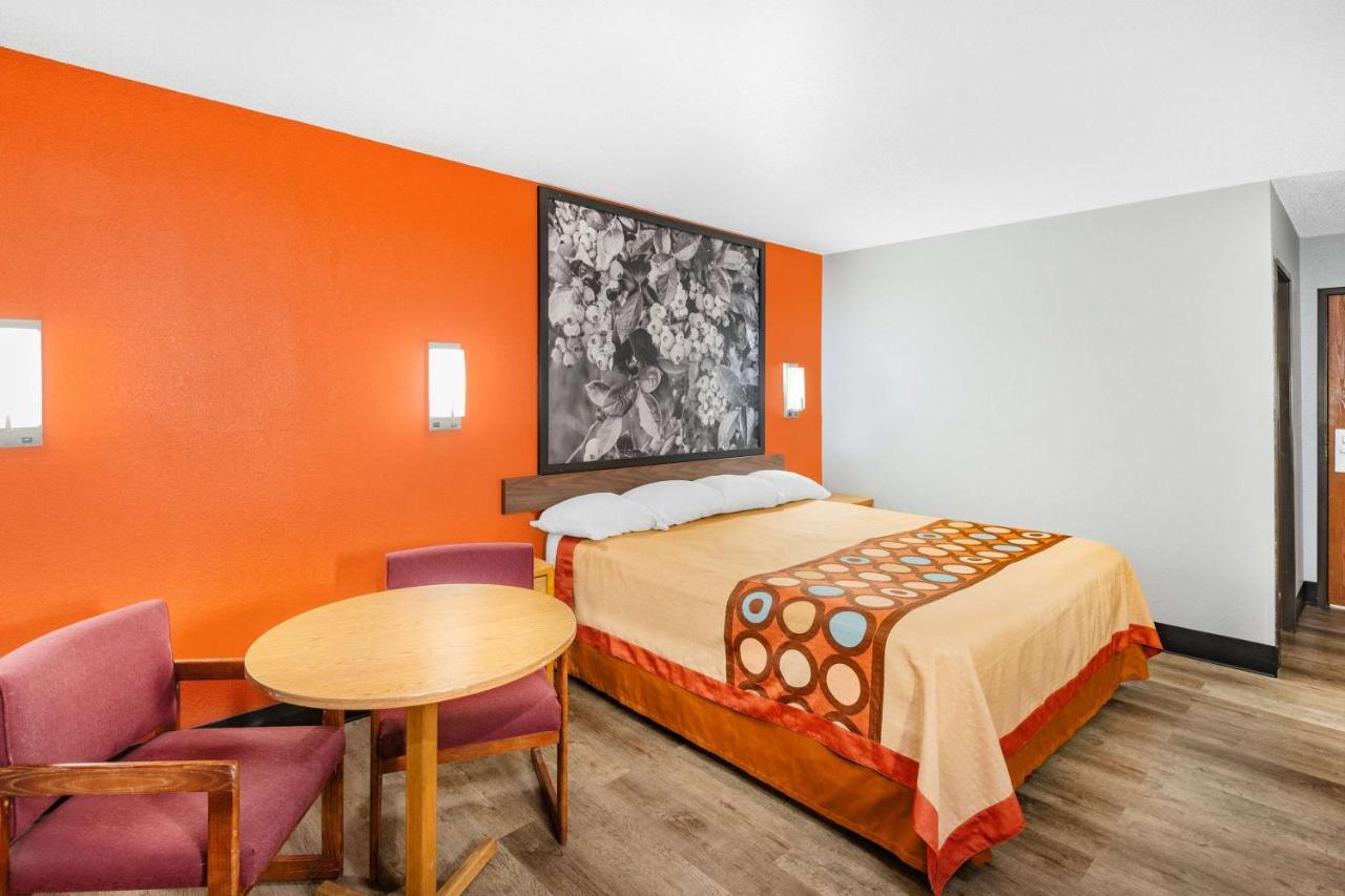 Super 8 By Wyndham Waynesburg Hotel Bagian luar foto