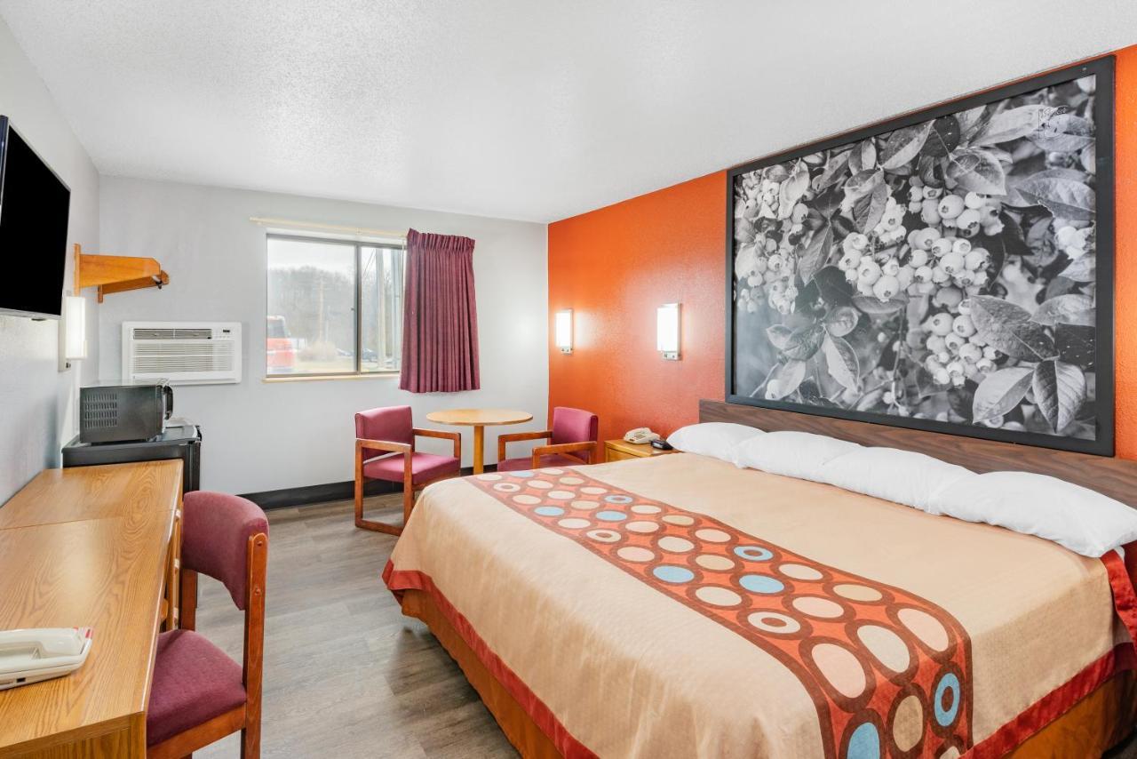Super 8 By Wyndham Waynesburg Hotel Bagian luar foto