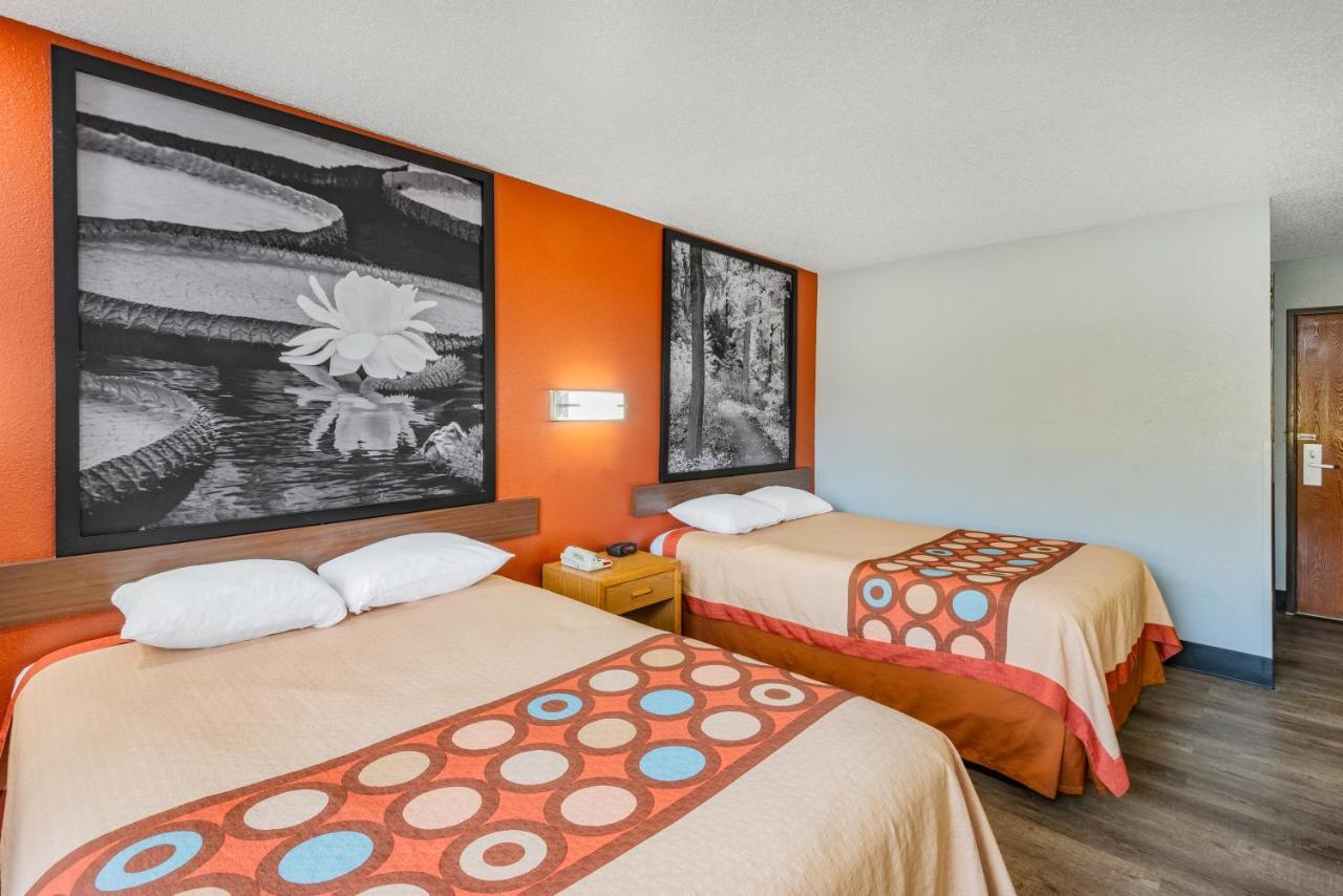 Super 8 By Wyndham Waynesburg Hotel Bagian luar foto